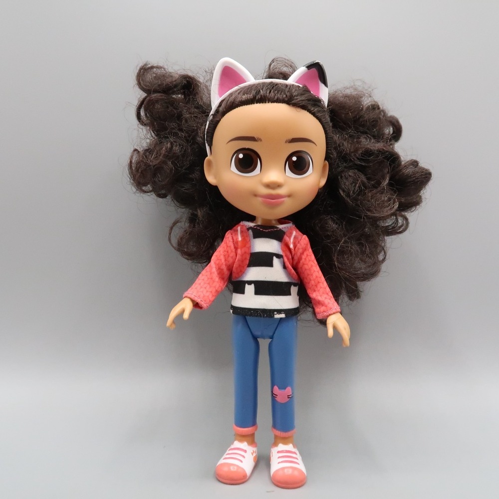 Gabby's Dollhouse 8in Classic Gabby Girl Doll Netflix Show Dreamworks Figure - Picture 2 of 5